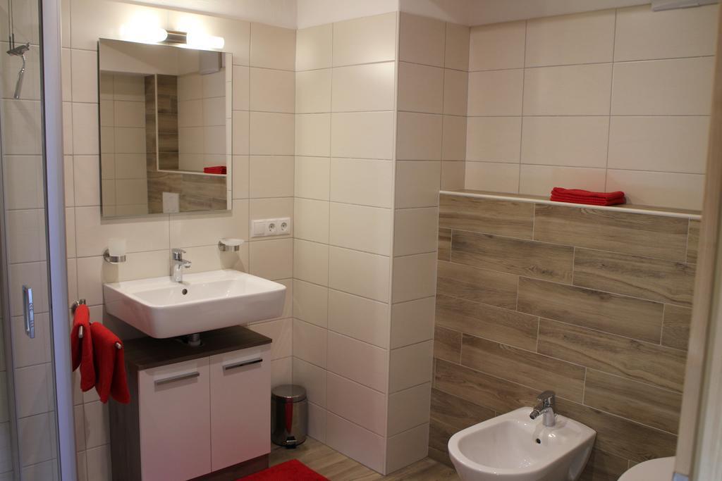 Pircherhof San Candido Room photo